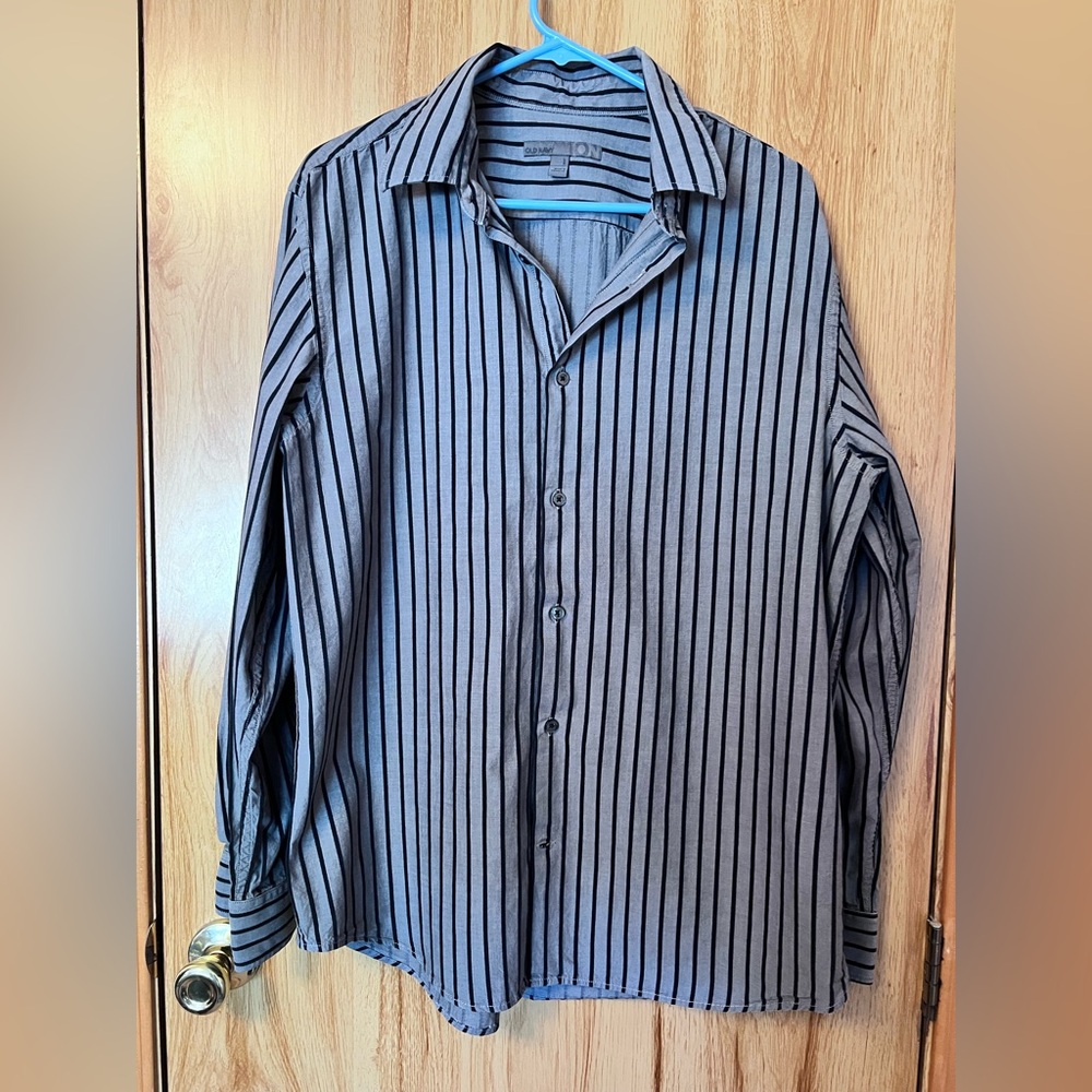 EUC Old Navy Gray Casual Button Down Shirt